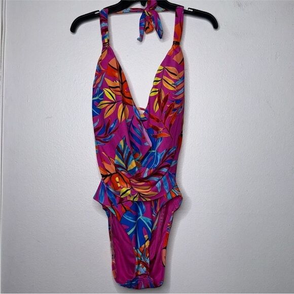 Bar Ill Paradise In The Palms Cowl Neck
One-Piece Swimsuit Magic Magenta Medium - Picture 7 of 12